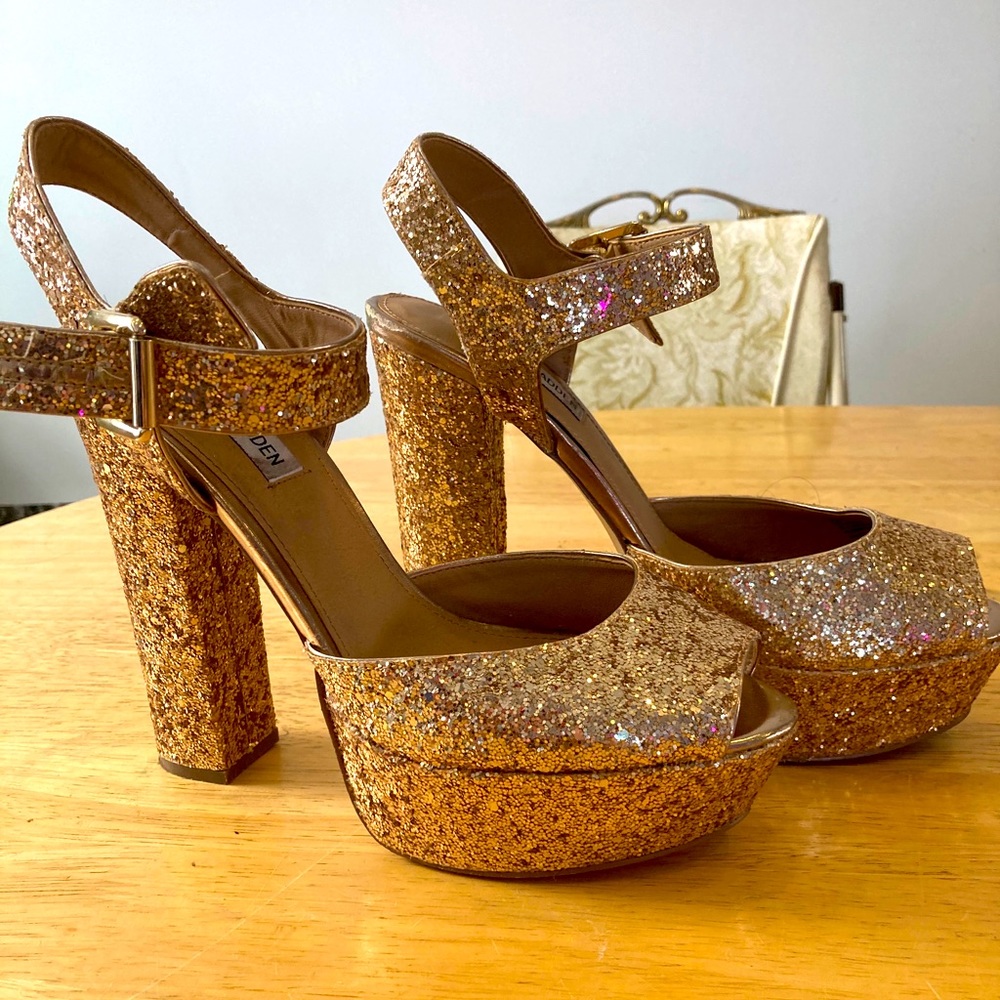 Steve Madden Jillyy Glitter Platform Sandals